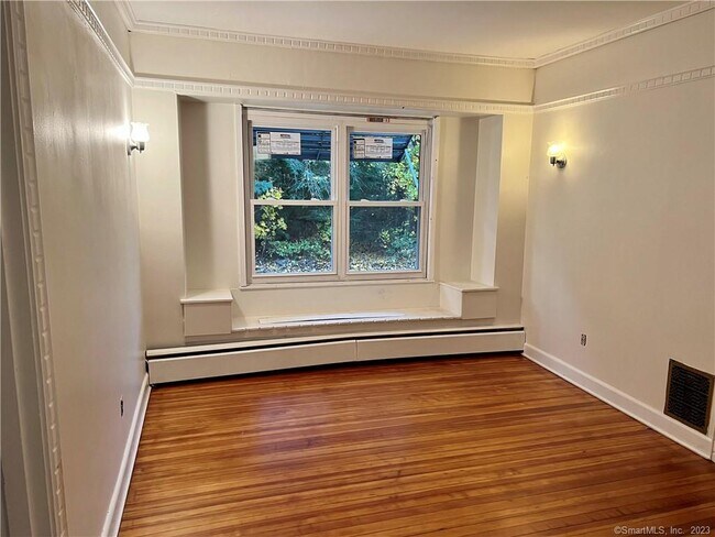 Foto del edificio - 39-41 Waterbury Rd