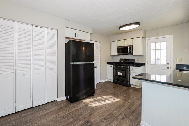 Foto del edificio - 26900 Zeman Ave