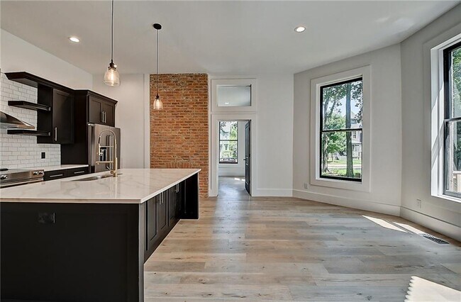 Foto del edificio - 1340 N Park Ave