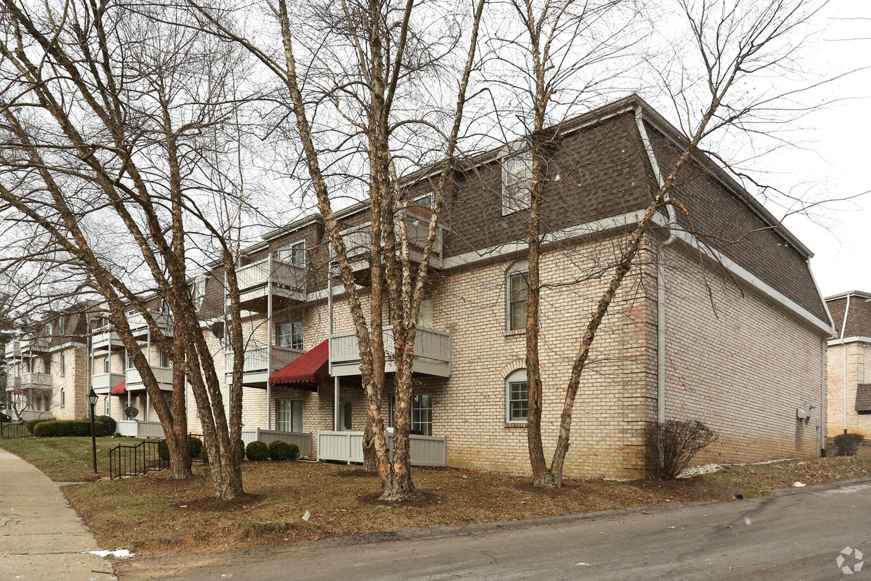 Primary Photo - Malabu Terrace Condominiums