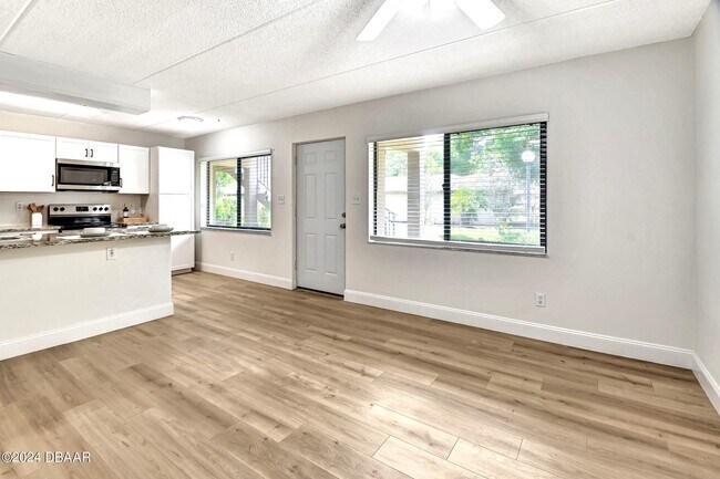 Building Photo - 1601 Big Tree Rd