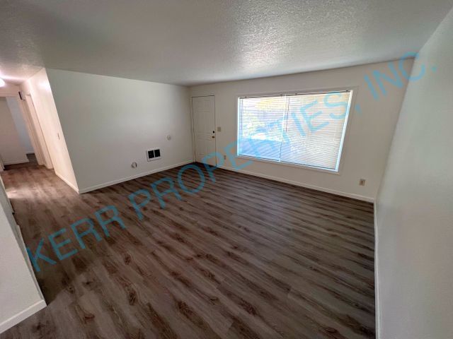 Foto del edificio - Charming 3-Bed, 2-Bath Retreat in Portland...