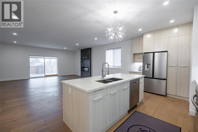 Building Photo - 280 Stathis Blvd