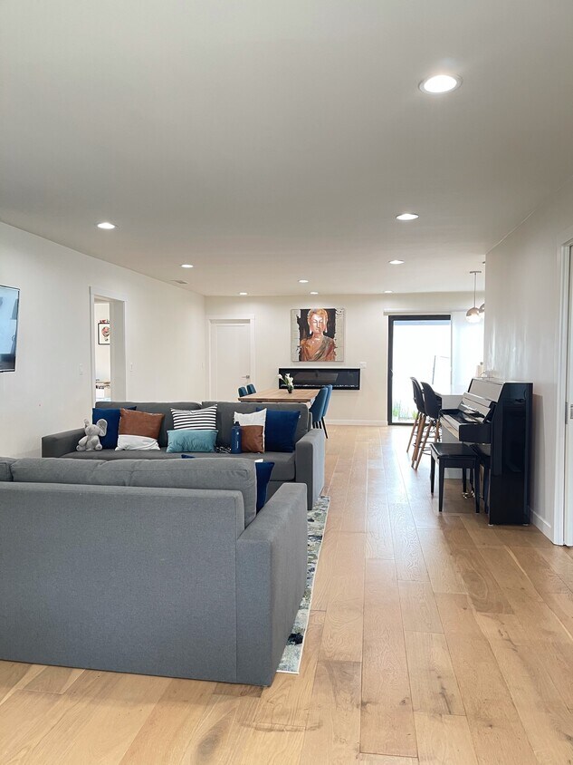 Foto principal - 11147 Braddock Dr