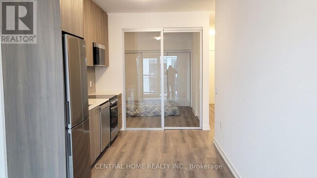 Photo du bâtiment - 7439 Kingston Rd