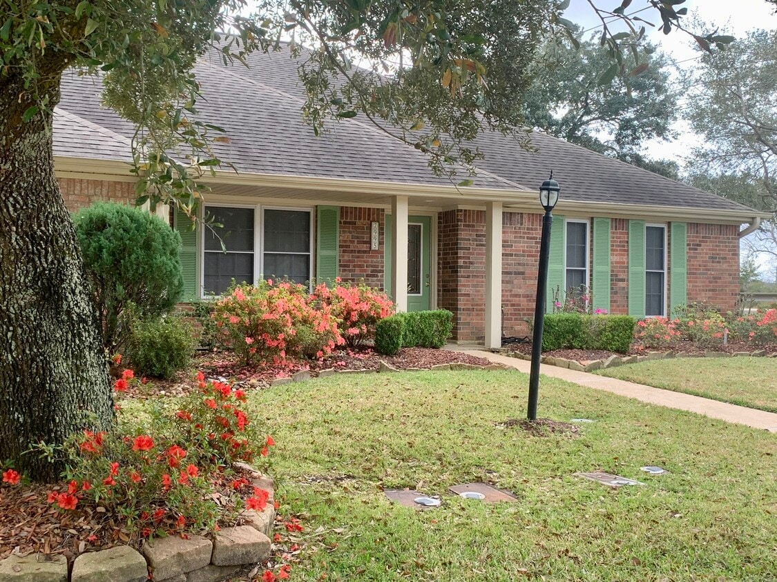 7995 Pecan Dr, Beaumont, TX 77713 House Rental in Beaumont, TX