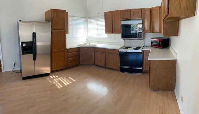 Cocina - 1995 N Sacramento St