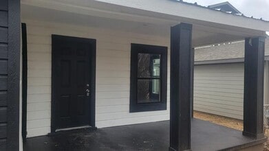 Building Photo - 309 W Hull St