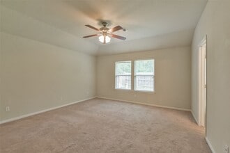 Building Photo - 42 Prairie Oak Dr