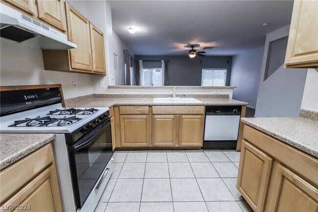 Building Photo - 2580 Land Rush Dr