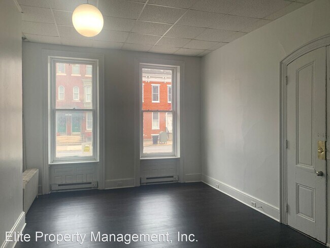 Foto del edificio - Studio, 1 bath House - 487 W. Market St., #1