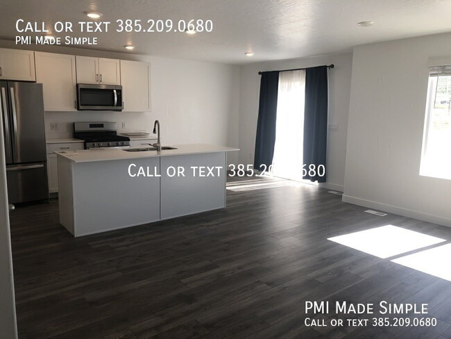 Building Photo - 1040 W Broadleaf Dr