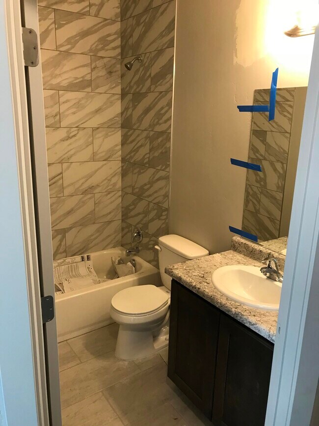 Building Photo - 5 W 800 S