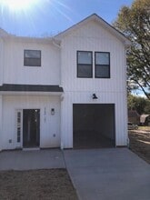 Building Photo - 2280 15th Ave NE