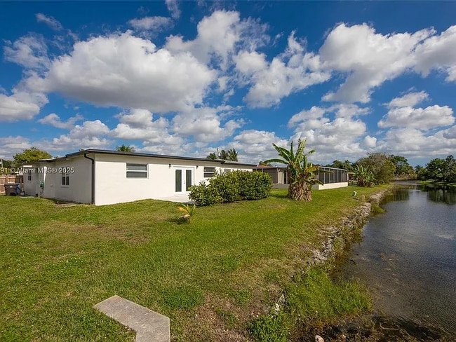 Building Photo - 5030 NW 41st Ct