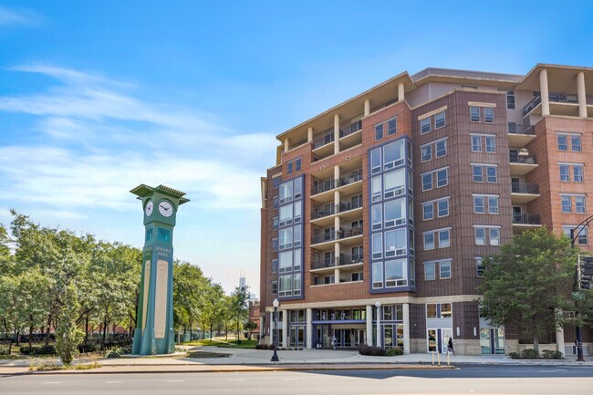 Foto del edificio - 437 W Division St