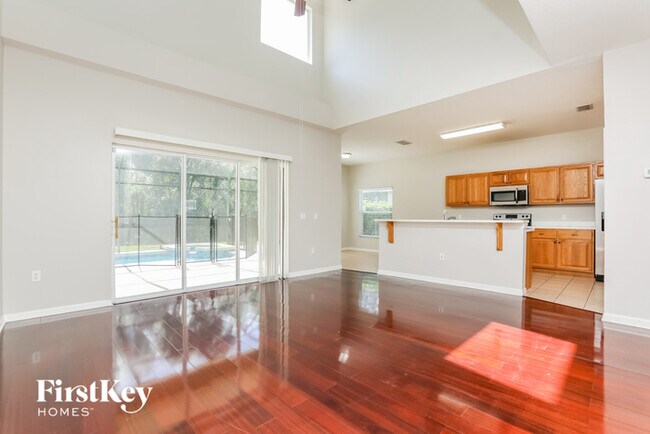 Foto del edificio - 4670 Cumbrian Lakes Dr