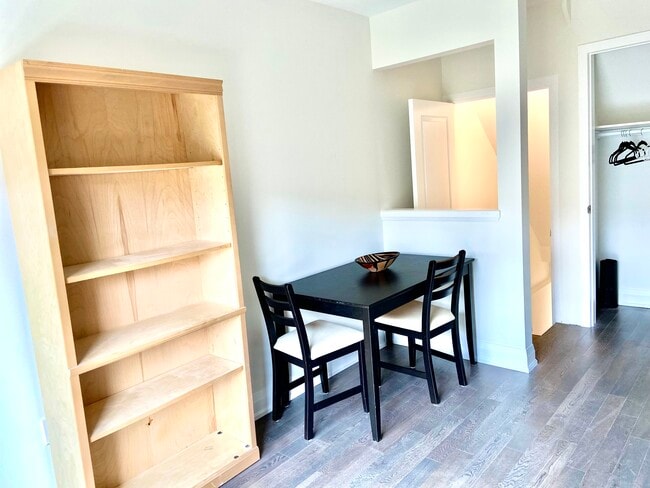 dining area - 158 Moneypenny Pl