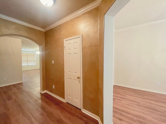 Foto del edificio - 24511 Saddle Path Ct