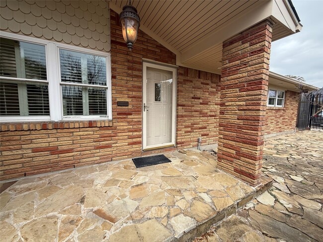 Foto del edificio - 822 Hidden Valley Dr