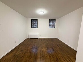 Building Photo - 160 W 73rd St