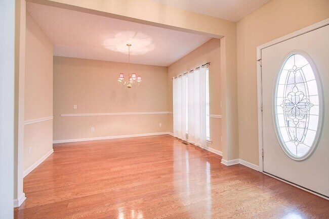 Building Photo - 183 Vintage Cir