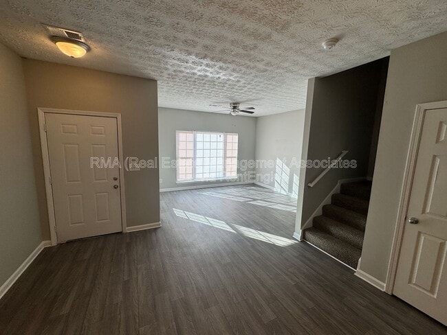 Foto del edificio - 1755 Carrington Dr