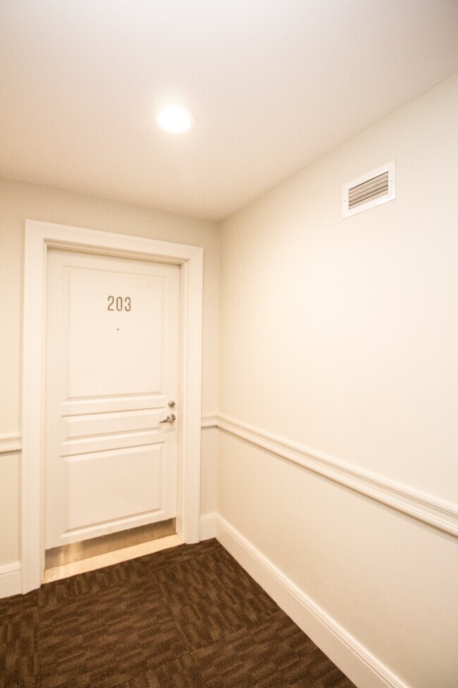 Foto del edificio - 1387 Washington St