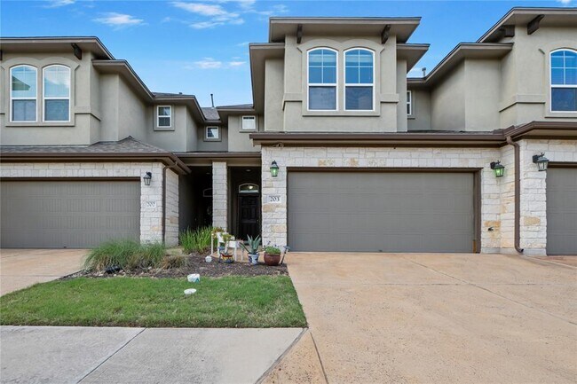 Foto del edificio - 13400 Briarwick Dr