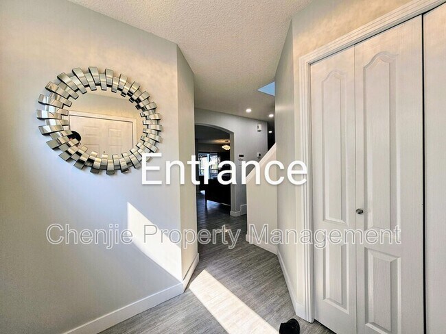 Photo du bâtiment - 5254-162A 162A Ave