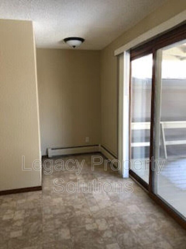 Foto del edificio - Modern Twin home in North Bismarck – Conve...