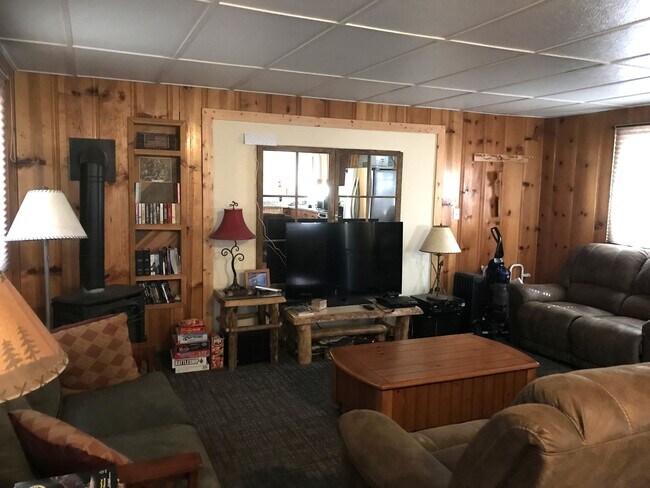 Building Photo - 3298 Cape Horn Rd