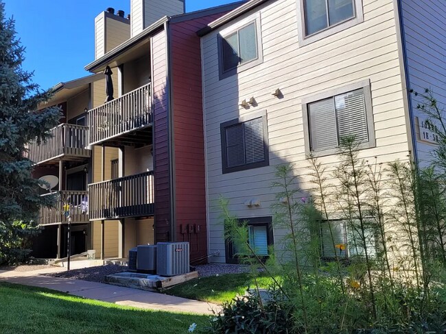 Foto del edificio - 10890 W Evans Ave