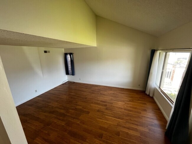 Foto del edificio - 8871 Henton Dr
