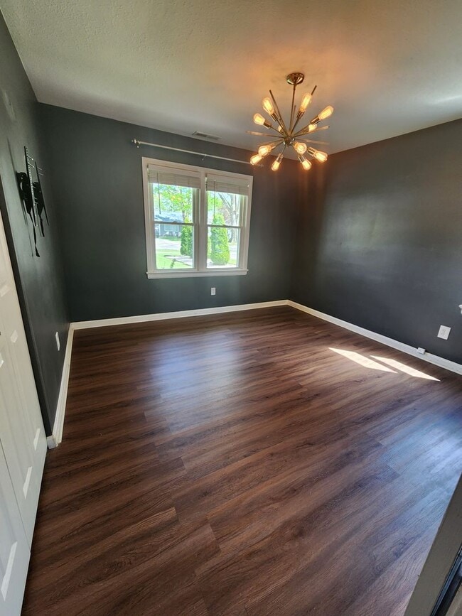 Building Photo - Beautifully Updated 3 Bedroom Home in Parma Heights