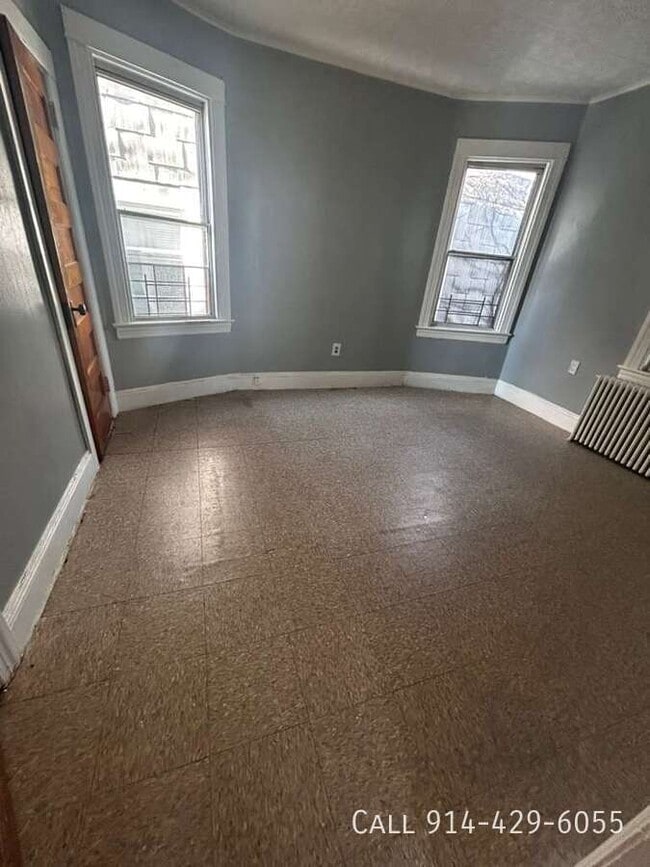 Building Photo - 263 Elm St