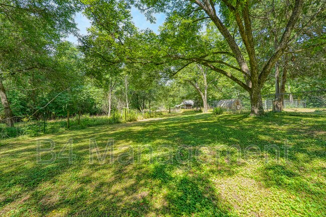 Foto del edificio - 160 McChesney Rd