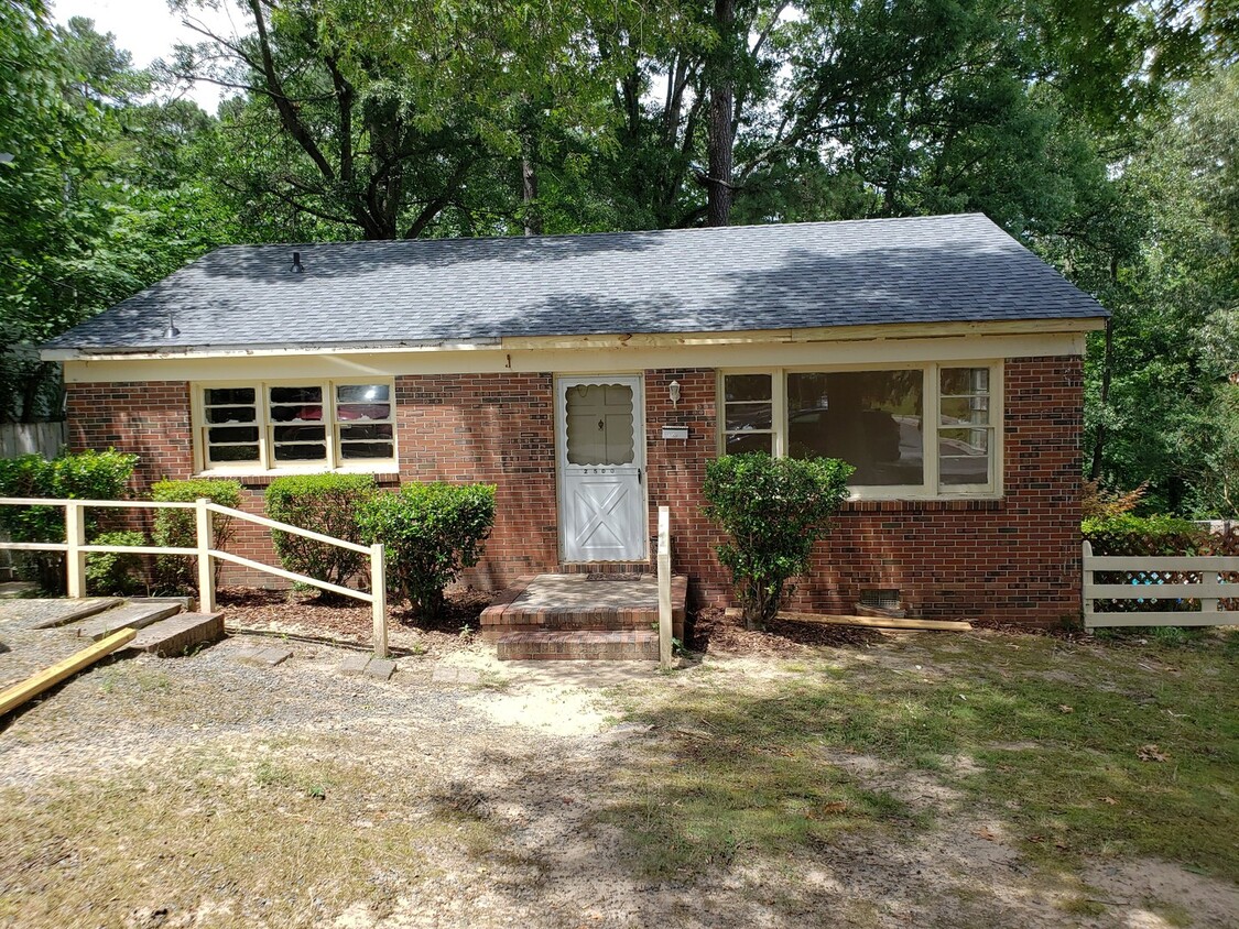 Foto principal - Charming Renovated Ranch in Durham's Trend...