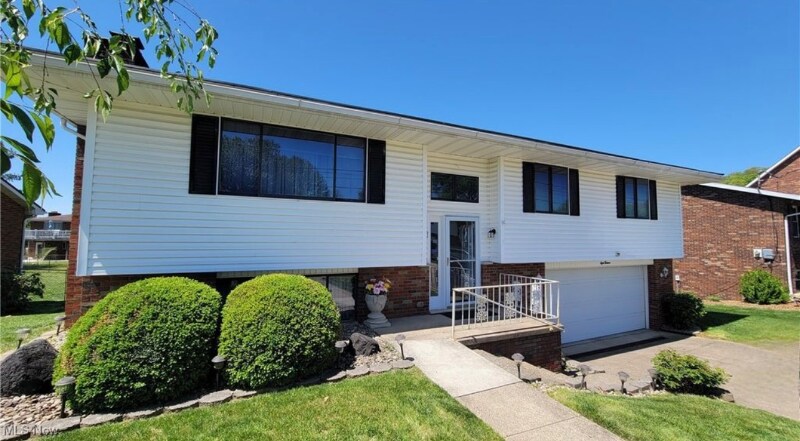Primary Photo - 813 Brentwood Dr