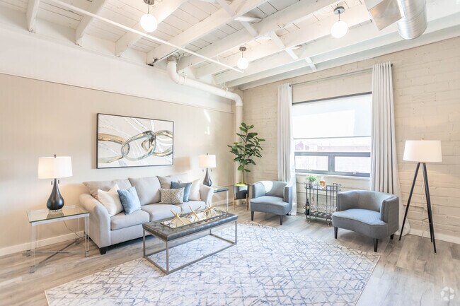 Modelo 1HAB, 1BA | 650 - 750SF - The Smallman Flats