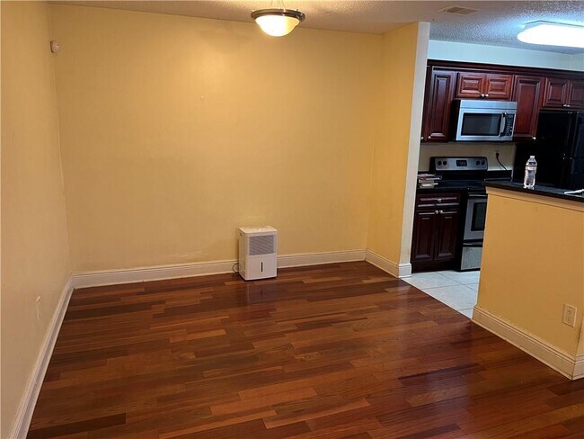 Foto del edificio - 6111 Santa Fe Pkwy