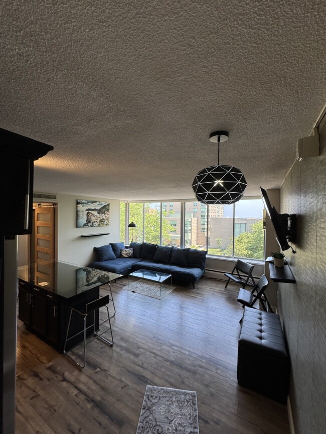 Building Photo - 1409 N Prospect Ave