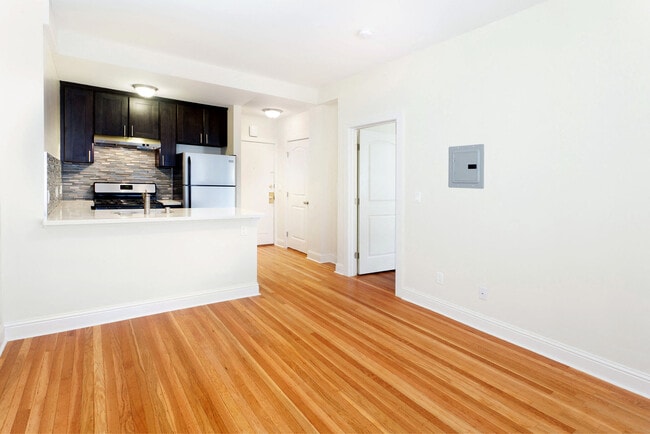Interior Photo - 1520 Gough