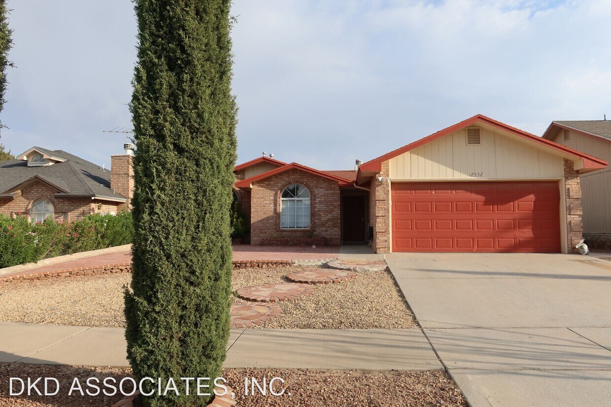 Foto principal - 3 br, 2 bath House - 12532 CARLOS BOMBACH