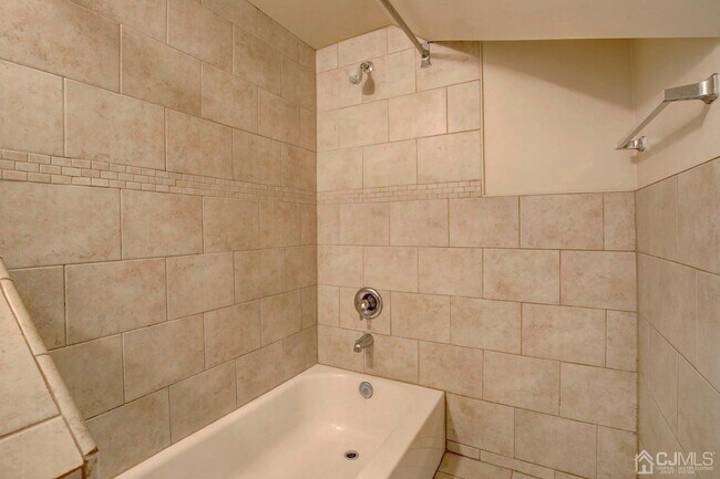 Foto del edificio - 2102 Woodbridge Ave
