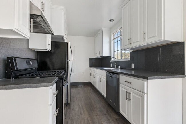 Foto del edificio - 2119 1/2 Stewart Street