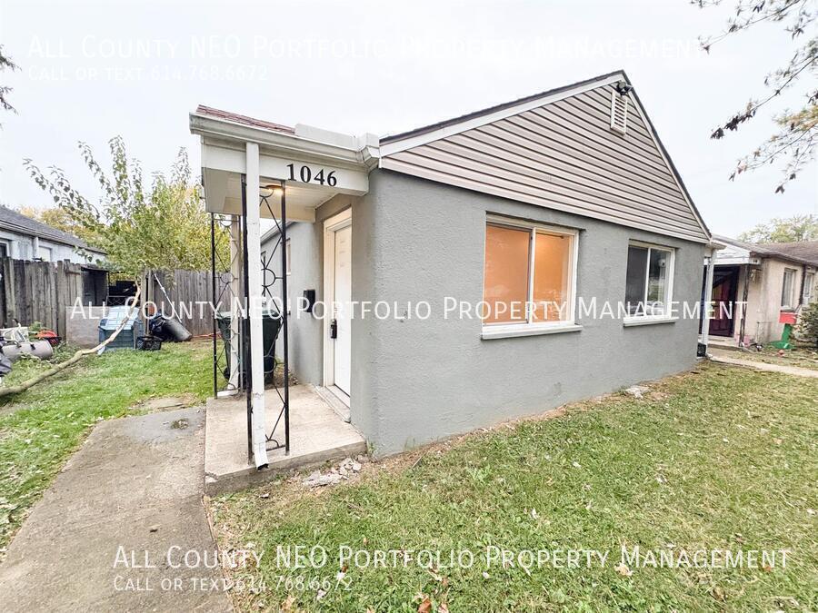 Primary Photo - 1046 Republic Ave