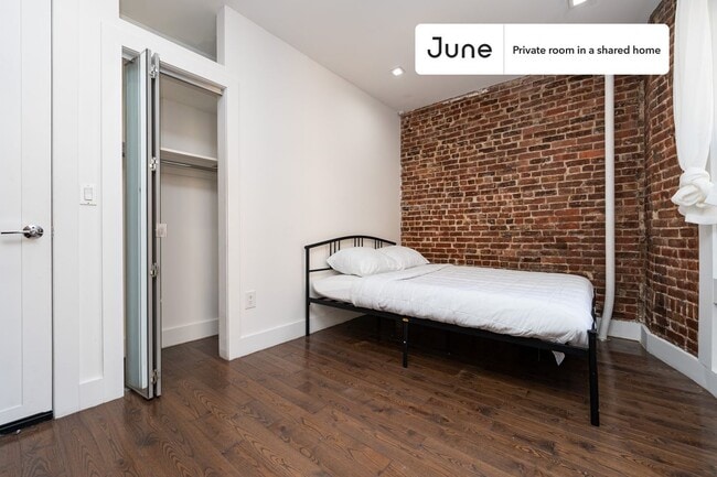Foto del edificio - Room in Shared 4 bed/2 bath home