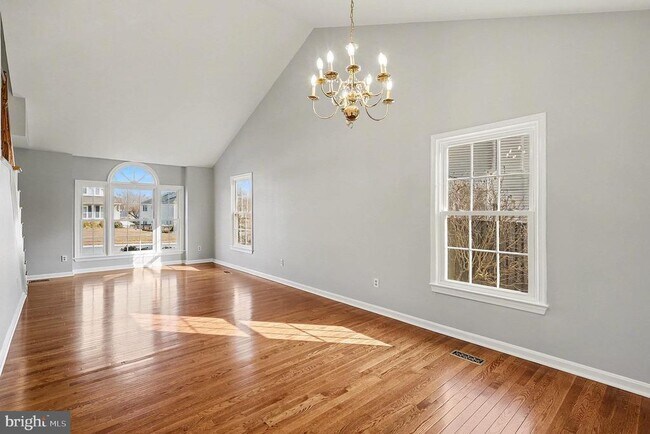 Foto del edificio - 5819 Stone Ridge Dr