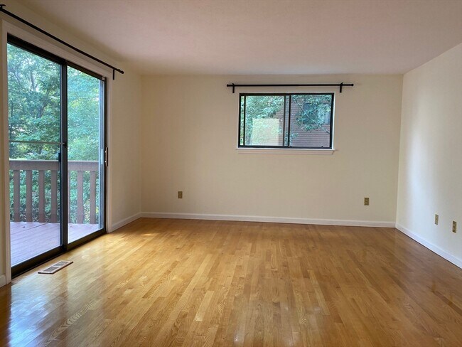 Foto del edificio - 119 Spyglass Hill Dr